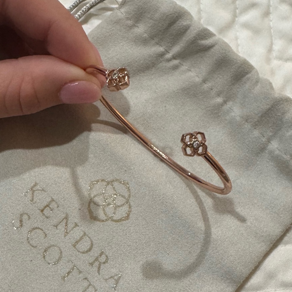 BRAND NEW Kendra Scott bangle bracelet